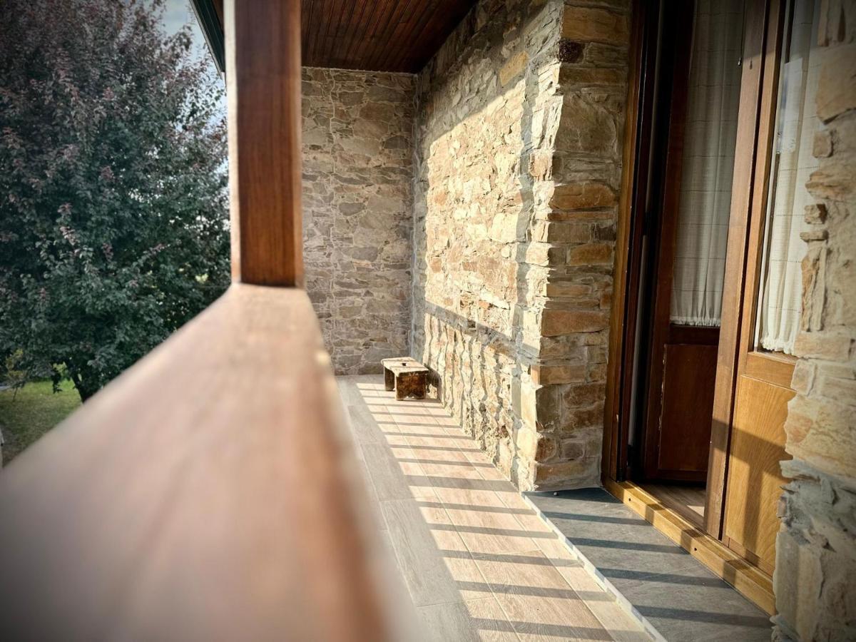 La Casina De La Yeye San Cristobal De Valdueza Villa Luaran gambar